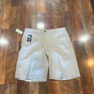 IZOD shorts 34 (3250) NWT